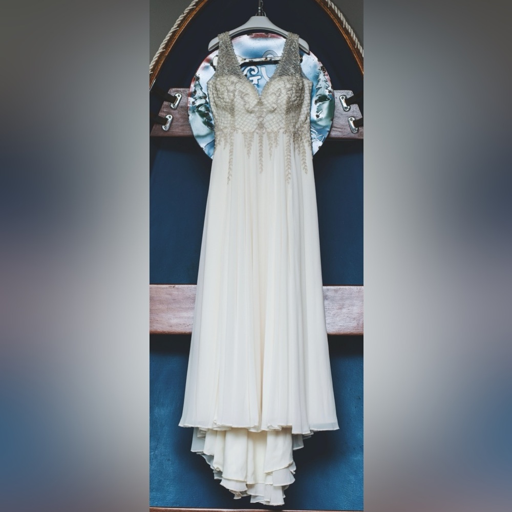 Winnie Couture Cream Wedding Dress